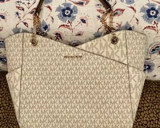 like new Michael Kors purse