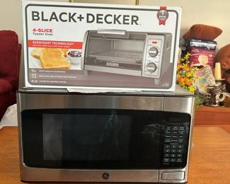 GE Microwave Oven And Black And Decker Toaster Oven 