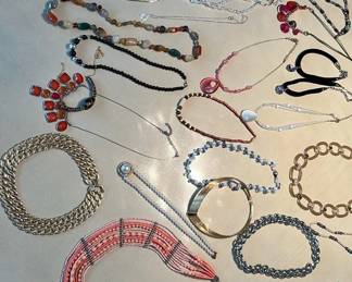 Costume Jewelry Necklace Lot 