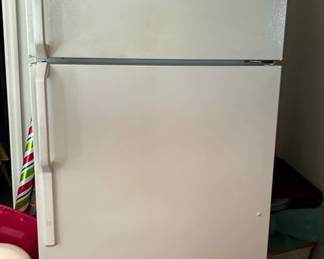 GE White refrigerator