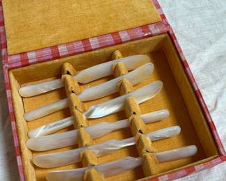 Mother of pearl caviar knife set