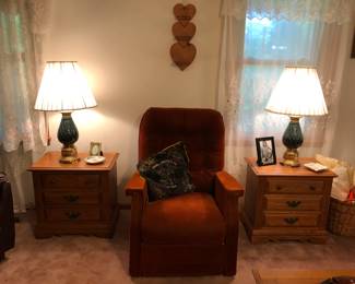 recliner & lamps AVAILABLE  —NO end tables