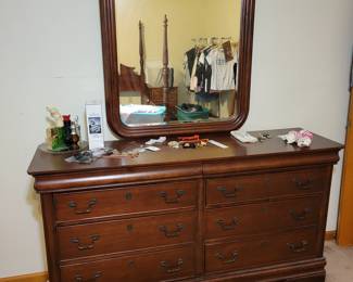 Gorgeous dresser and mirror 