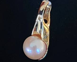 14 kt gold slide pendant with large pearl. Much better in person!