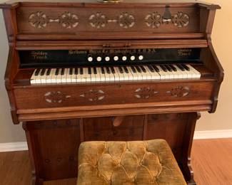 antique compact size organ, working condition