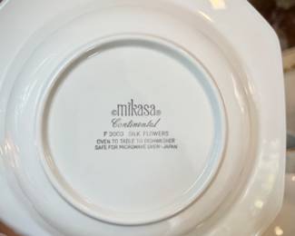 Mikasa Continental "Silk Flowers" dish set