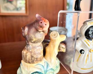 Vintage bird salt & pepper shakers