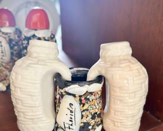 Vintage Florida-themed salt & pepper shakers