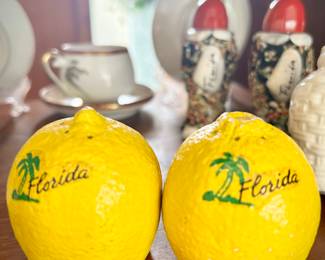 Vintage Florida-themed lemon salt & pepper shakers