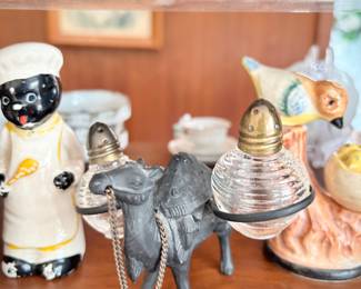 Vintage 1960s metal camel salt & pepper shakers