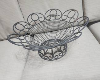 LARGE IRON WIRE PLANTER