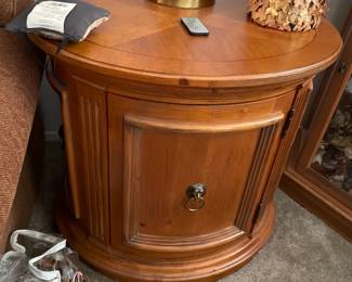 . . . nice oval end table