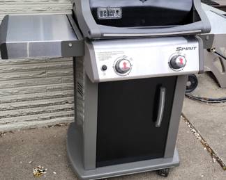 Weber Spirit, Grill. Great Condition. Very Clean, new flavor bars 