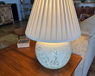 Vintage table lamp. Very cute. $30