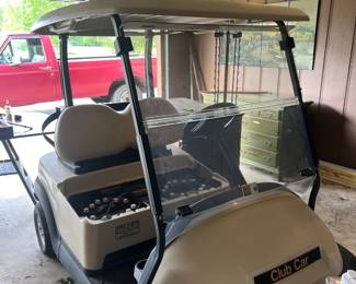 Golf cart, needs batteries 