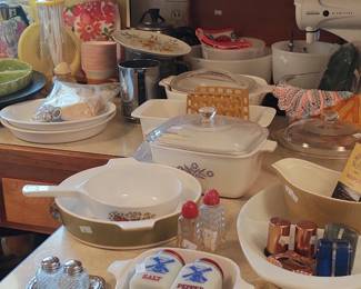 Vintage casserole ceramics