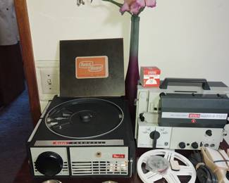 Great selection of vintage Seattle worlds fair and Disneyland slides 