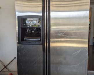 Kirkland brand refrigerator/freezer