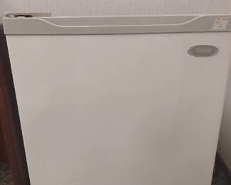 mini fridge w/ freezer (Haier)