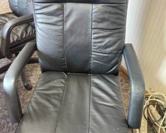 pneumatic swivel office chair