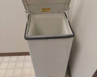 foot operated tall trash can