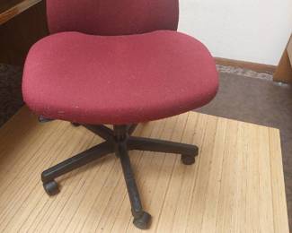 pneumatic office chair w/ bamboo chair mat