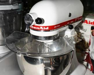 Kitchenaid Ultrapower mixer with some accessories