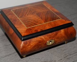 Inlaid Reuge music box-plays Unforgettable