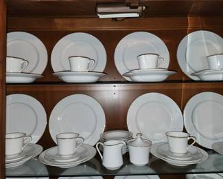 Mayfair 4 Crown China Set