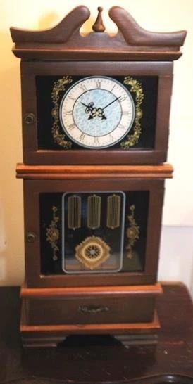 129 - Vintage mantel clock, 20 x 8.5 x 5
