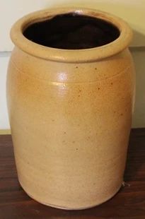57 - Vintage stoneware crock, 8"
