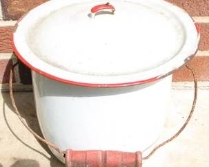 4 - Red rim enamel lidded bucket, 9 x 8.5
