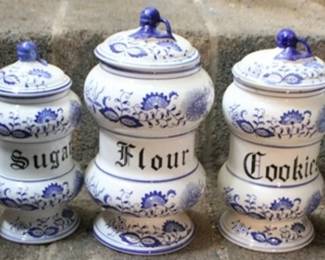 94 - 5 Pc blue & white canister set
