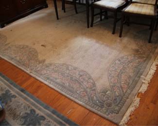 226 - Large area rug, 132 x 91
