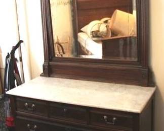157 - Victorian rosewood marble top dresser with mirror 78 x 47 x 22
