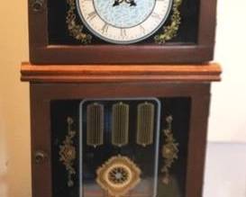 129 - Vintage mantel clock, 20 x 8.5 x 5

