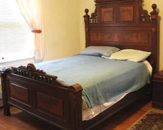 194 - Nicely carved Victorian full size bed w/ bedding 78 x 60 x 88 Walnut
