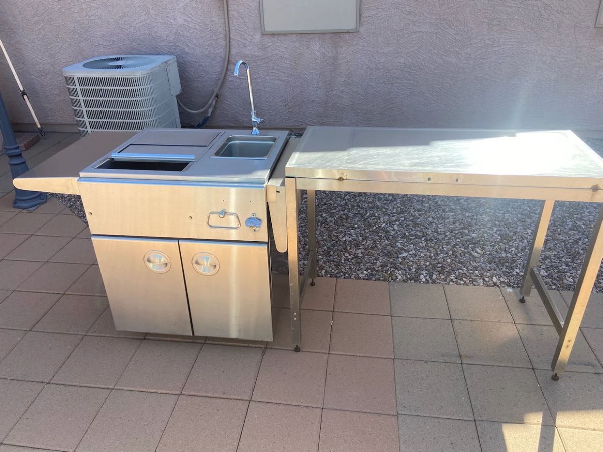 Backyard Kitchen Sink and Prep Table