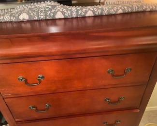 Beautiful Solid wood Chest Of Drawers