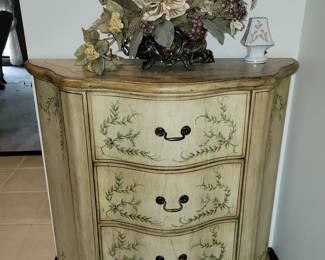 Darling cute 4 drawer chest