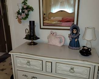 Lea chest of drawers