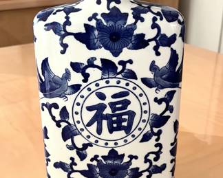 Asian style ceramic vase – $25
