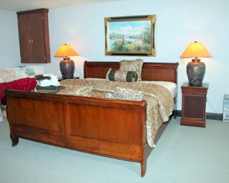 King Sleigh Bed