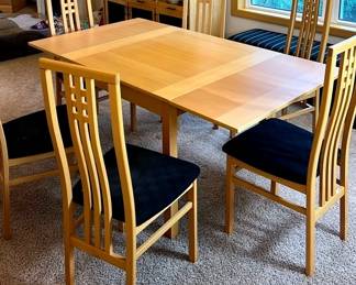 Extendable Kitchen Table And Six Chairs