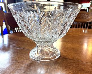 Jennette Glass feather punchbowl with base and 15 cups, 10"H x 14"W