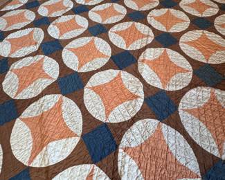 Mod-style orange peel quilt with checked backing, minor spots 72" x 82"