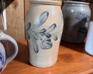 Wisconsin Pottery 1988 crock with blue leaf and floral decoration 10"H