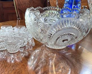 L.E. Smith clear glass pinwheel and stars punch bowl 12"W and 12 matching cups 