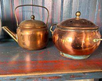 Copper small kettle ad vented pot with handles (some wear to base) , kettle is 4"H