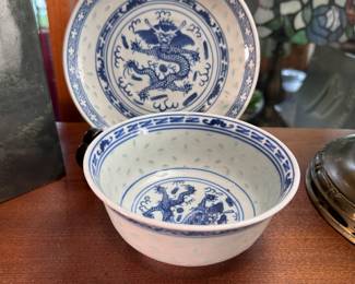 Blue and white Chinese dragon rice bowl and saucer 